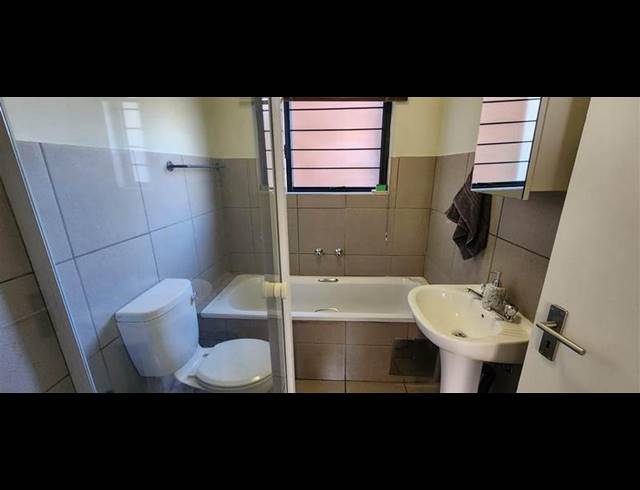 2 BEDROOM PROPERTY TO RENT IN RAVENSWOOD